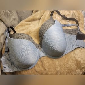 BUNDLE 2 Victoria Secret Bras 34 DDD